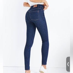 NWT • Madewell  • Curvy High Rise Skinny in Lucille Wash